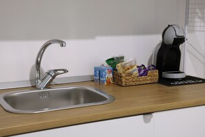 Desk, free WiFi, bed sheets - La Maison Pompeiana (Pompei)