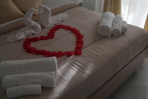 Classic Double Room | Desk, free WiFi, bed sheets - La Maison Pompeiana (Pompei)