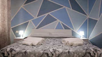 Quarto casal conforto | Escrivaninha, Wi-Fi de cortesia, roupa de cama