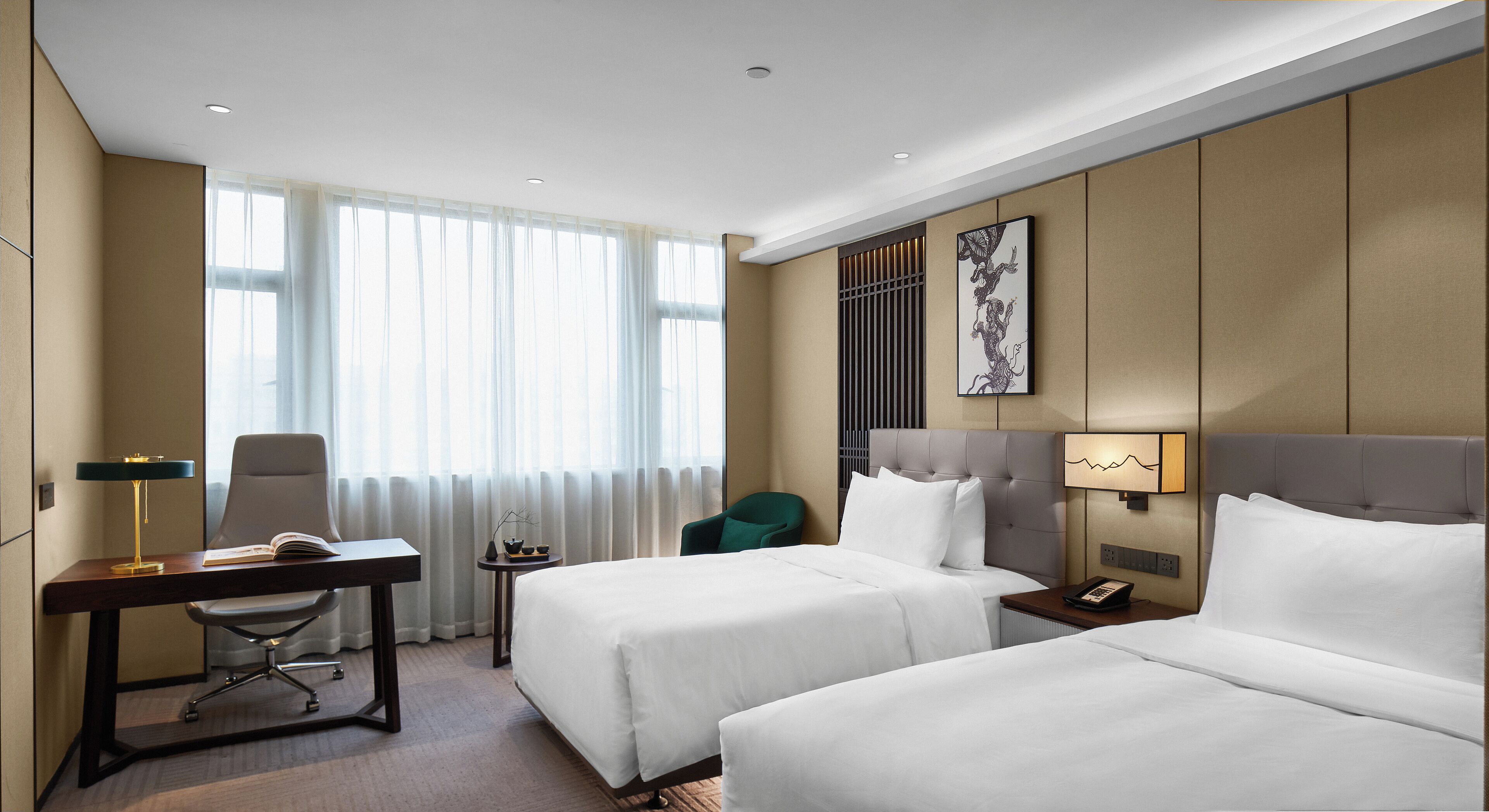 Premium bedding, down duvets, free minibar, in-room safe