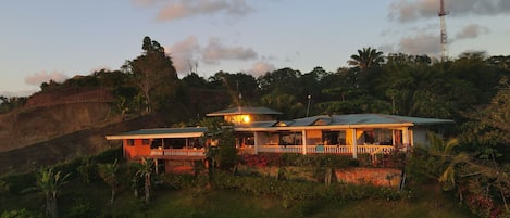 Overnatningsstedets facade