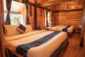 Panoramic Quadruple Room, Balcony, Mountain View | Premium bedding, free WiFi, bed sheets - Hmong farmstay (Sa Pa)