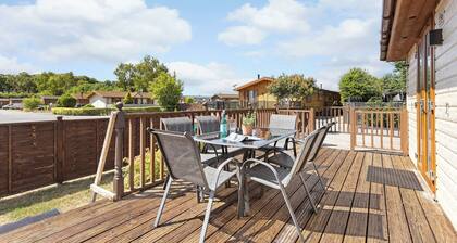 York Retreat: Private Hot Tub, Pet-Friendly Lodge