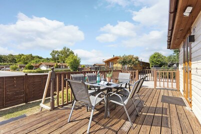 York Retreat: Private Hot Tub, Pet-Friendly Lodge