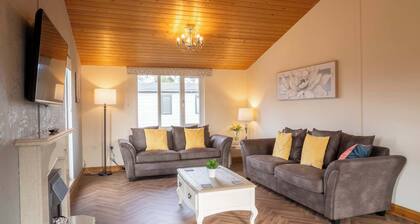 Nualas Lodge | Family-Friendly Hot Tub Break