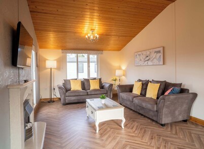 Nualas Lodge | Family-Friendly Hot Tub Break