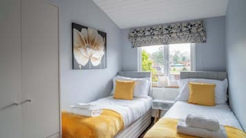 3 chambres, fer et planche à repasser, Wi-Fi, draps fournis