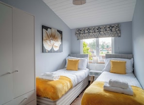 3 habitaciones, tabla de planchar con plancha, wifi y ropa de cama