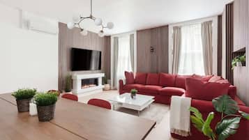 Smart-TV, Kamin, Arbeitsbereiche