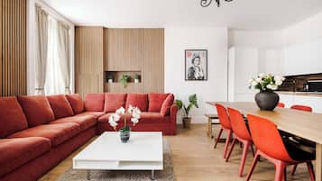 Smart TV, chimenea, videojuegos y oficina