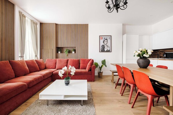 TV connectée, cheminée, jeux vidéo, espaces bureaux