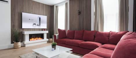 Téléviseur connecté, foyer, bureau