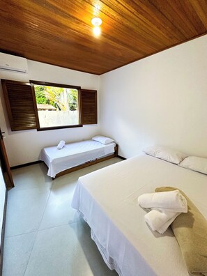 4 bedrooms, WiFi, bed sheets