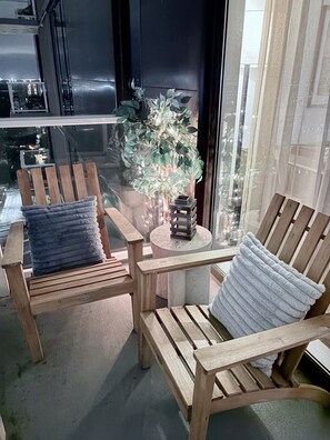 Interior - Rainey street, 31st floor balcony, cocktail bar and coffee shop, pool (Austin)