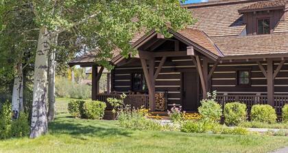 Outpost: Golf and Tennis Cabin 5870 - Close to Nat'l Park
