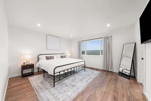 3 室のベッドルーム、アイロン / アイロン台、WiFi、ベッドシーツ