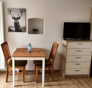 Kahden hengen comfort-huone, kaupunkinäköala | Kannettavalle tietokoneelle sopiva työtila, ilmainen Wi-Fi