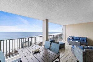 Outdoor dining - White Caps 804 (Orange Beach)