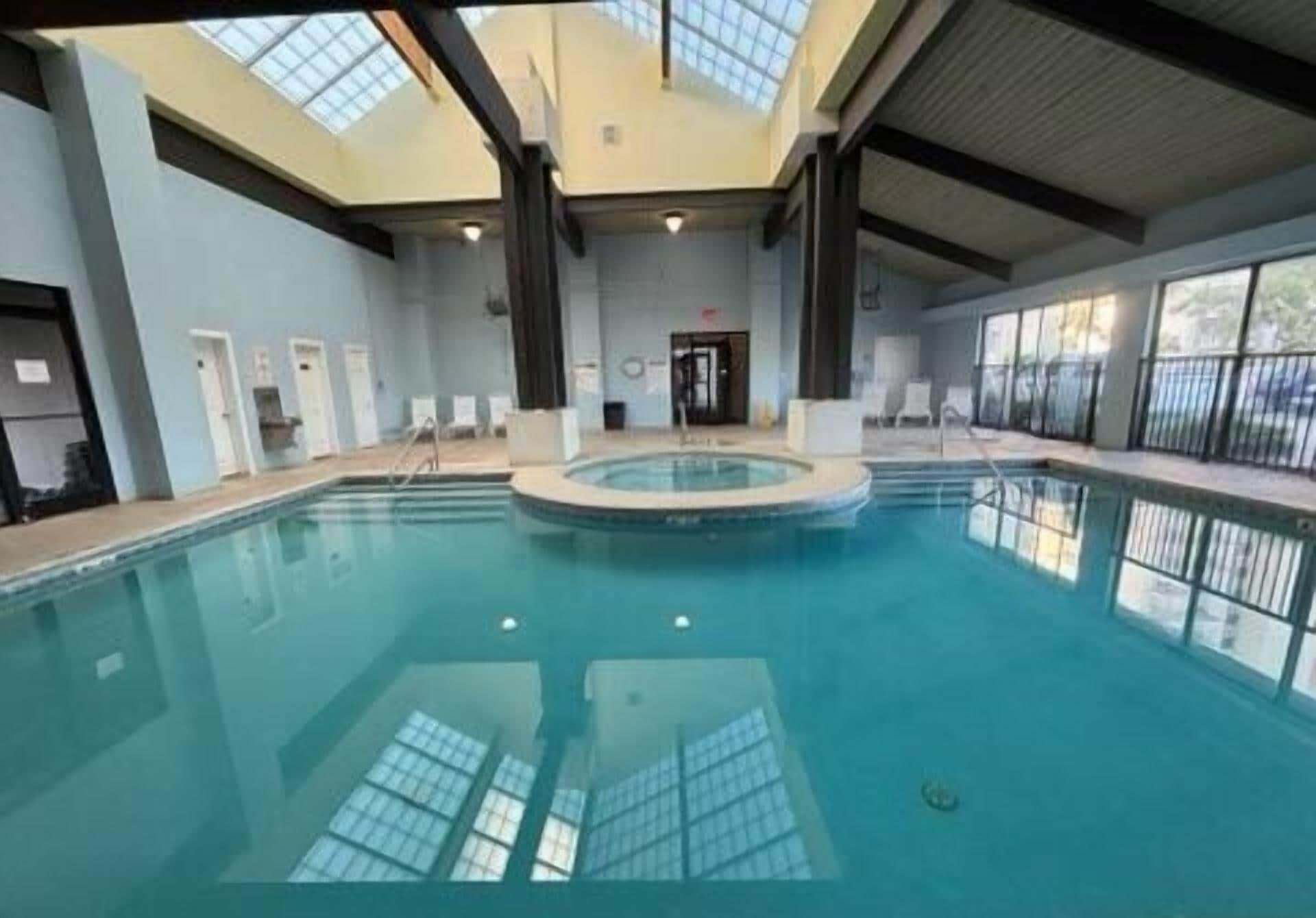 Apartment, Mehrere Betten (White Caps 804) | Pool | Außenpool