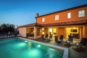 Villa (4 Bedrooms) | Exterior