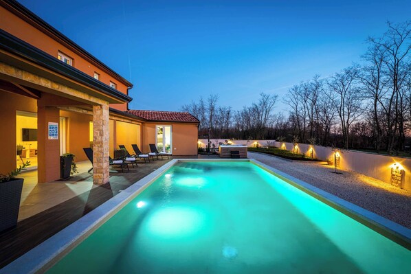 Villa (4 Bedrooms) | Exterior