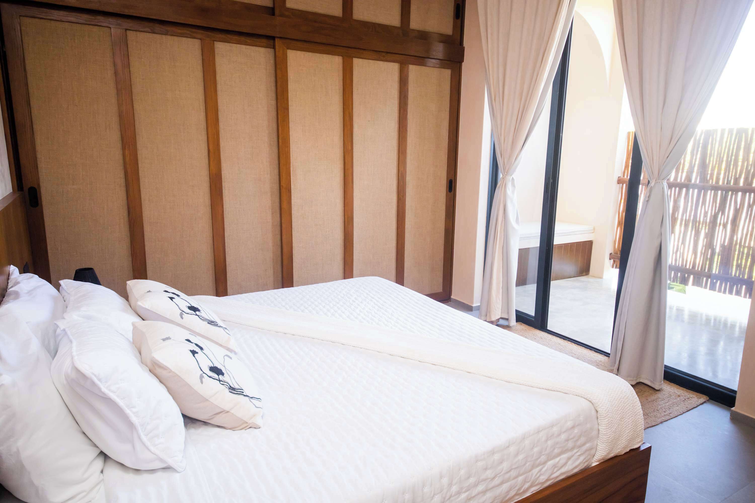 5 soverom, skrivebord, wi-fi og sengetøy