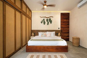 5 bedrooms, desk, WiFi, bed sheets - Modern Tulum Getaway with Rooftop Access (Tulum)