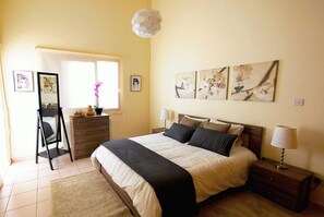 3 bedrooms, iron/ironing board, travel cot, WiFi