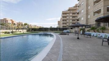 Apartamento, 2 habitaciones, terraza | Piscina | Una piscina al aire libre