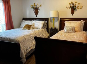 2 bedrooms, iron/ironing board, WiFi, bed sheets