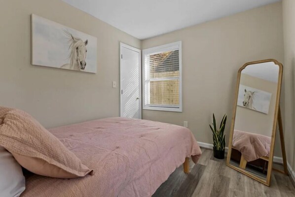 4 Schlafzimmer, Bügeleisen/Bügelbrett, WLAN, Bettwäsche