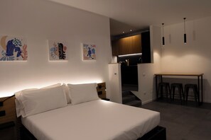 1 bedroom, free WiFi, bed sheets - Standard Triple Studio with Fimestra (Bagheria)