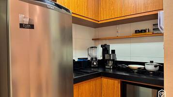 Signature Apartment | Private kitchen