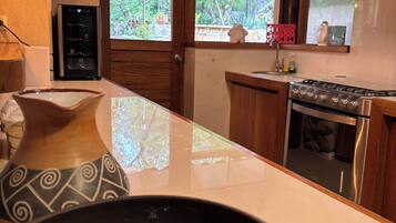 Mikrobølgeovn, ovn og kokeplater