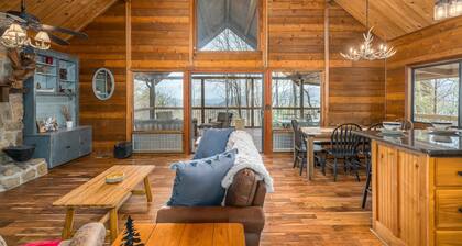 Ellijay Mountain View Retreat|Fireplace|Patio|Mountain Top|Hot Tub|Game room