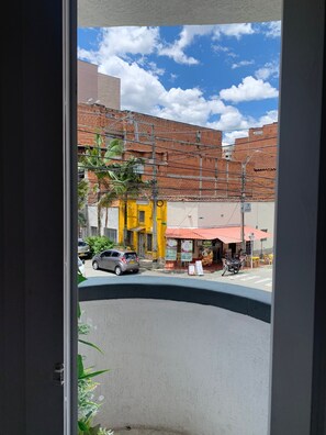 Tweepersoonskamer, 1 tweepersoonsbed, balkon, uitzicht op de stad | Balkon