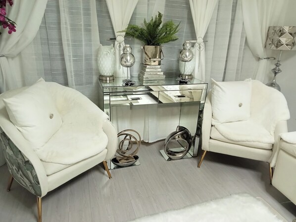 House | Interior - Modern Home Near Simon Side Metro (South Shields)