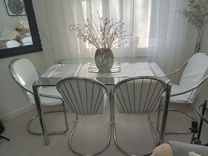 House | Dining - Modern Home Near Simon Side Metro (South Shields)