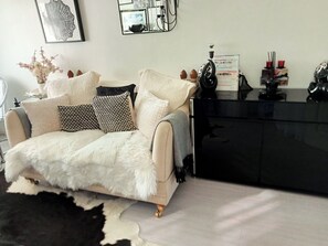 House | Living area - Modern Home Near Simon Side Metro (South Shields)
