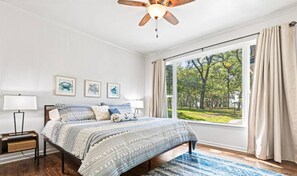 4 bedrooms, free WiFi, bed sheets - Lakefront | Private Dock | Games | Guest House (West Tawakoni)