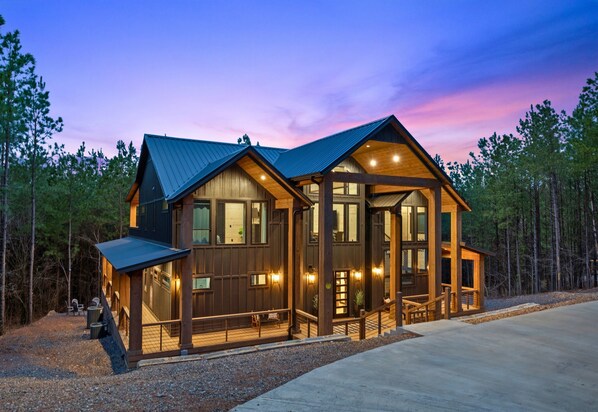 Exterior - Game Room | Playground | Outdoor Games | Hot Tub (Broken Bow)