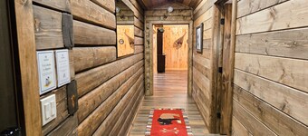 Charming riverfront cabin with hot tub, fireplace, and stunning outdoor views