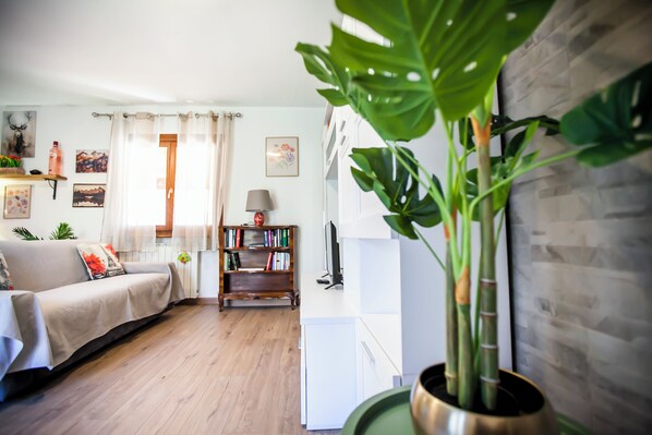 Dupleks, pemandangan gunung | Area keluarga | TV layar datar