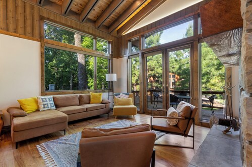 Evergreen Cove Cabin - 3 bedroom, hot tub, Mnky Islnd, golf shangri-La