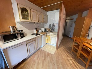 Frigorifero, microonde, forno, lavastoviglie