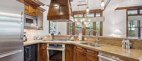 Microwave, stovetop, dishwasher, coffee/tea maker
