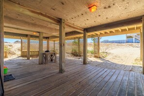 Terrace/patio - Semi-oceanfront home on the 4x4 beaches with gorgeous views! (Carova)