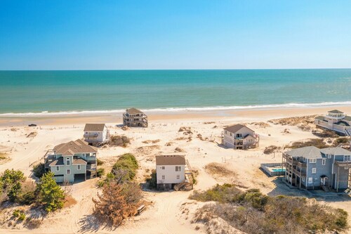 Semi-oceanfront home on the 4x4 beaches with gorgeous views!