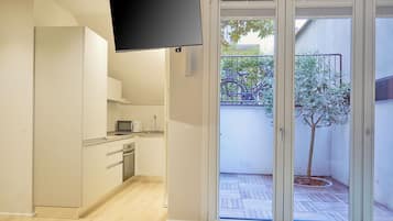 Executive Apartment | Living area | Flat-screen TV
