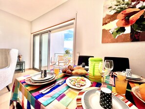 Living room - Lagos SUN & Beach Apartment by Homing (Lagos)